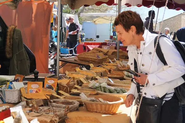 things to do in southern france: French market