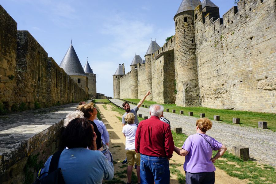 Small group tour in Carcassonne with tour guide