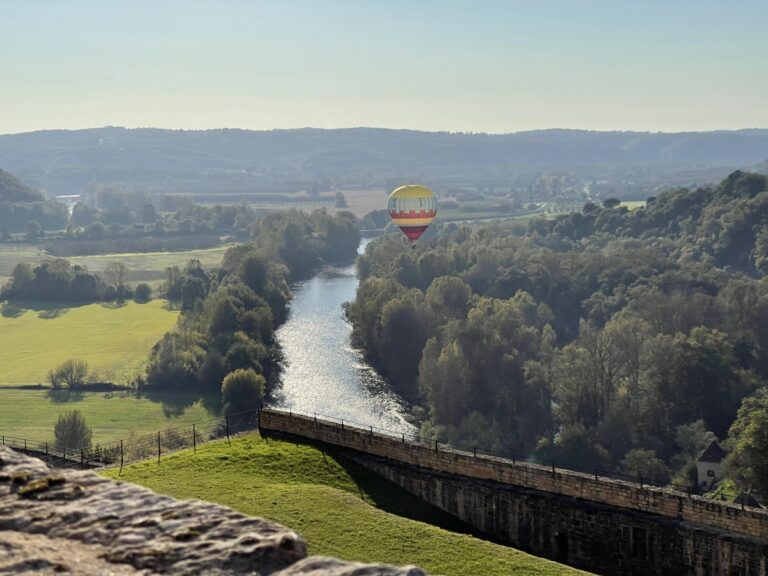 Dordogne valley hot air balloon