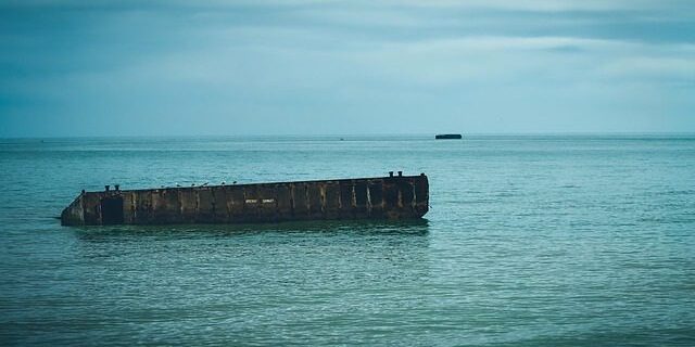 Arromanches mulberry harbor normandy tour